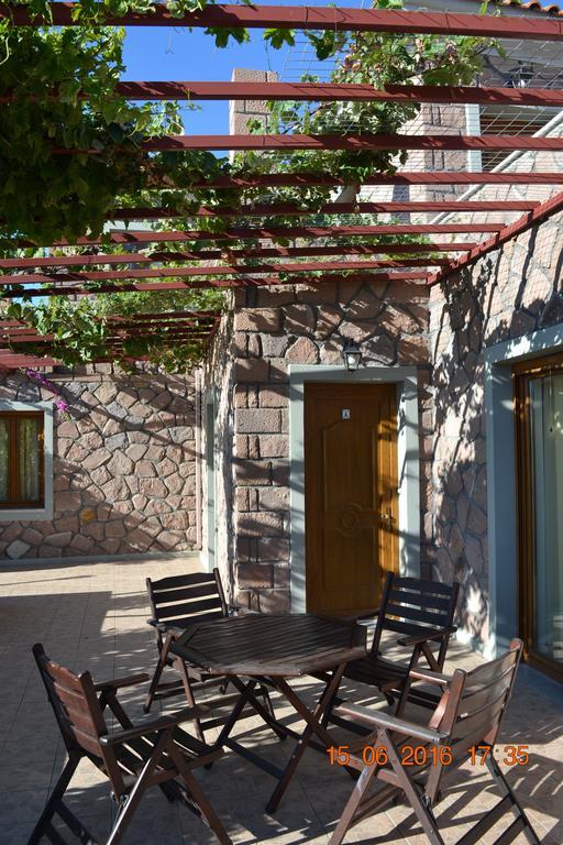 Molivos Castle Apartments 미팀나 외부 사진