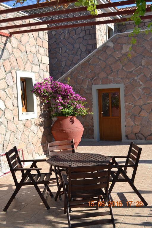 Molivos Castle Apartments 미팀나 외부 사진
